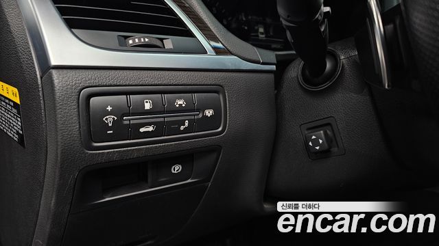 Genesis G80 2017 — photo 24