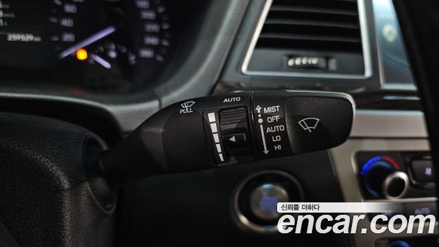 Genesis G80 2017 — photo 25