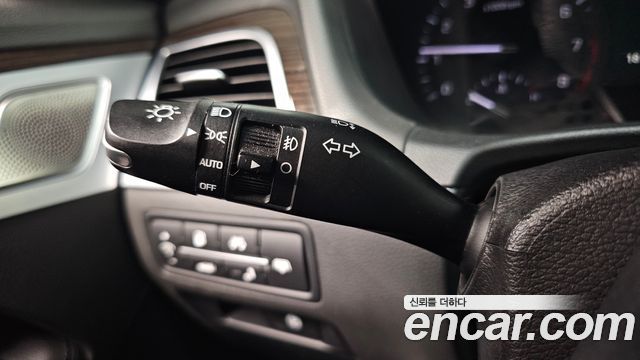 Genesis G80 2017 — photo 26