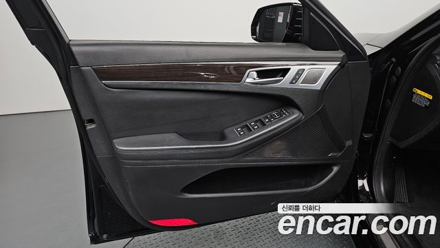 Genesis G80 2017 — photo 14