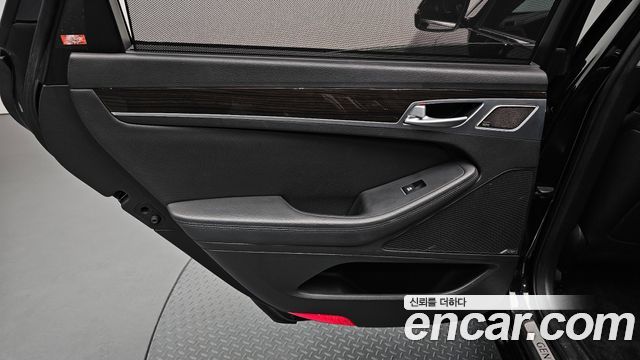 Genesis G80 2017 — photo 15