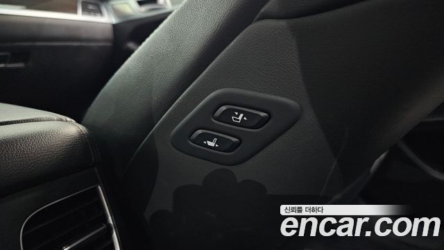 Genesis G80 2017 — photo 30