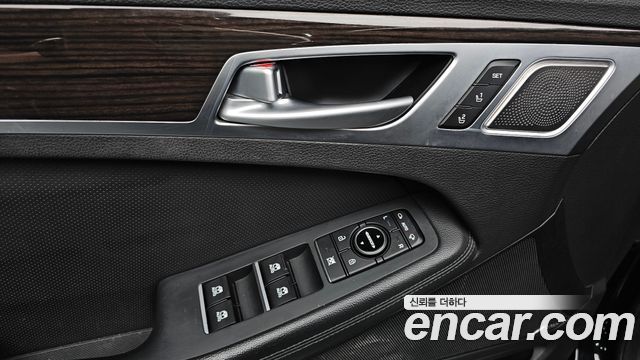 Genesis G80 2017 — photo 31