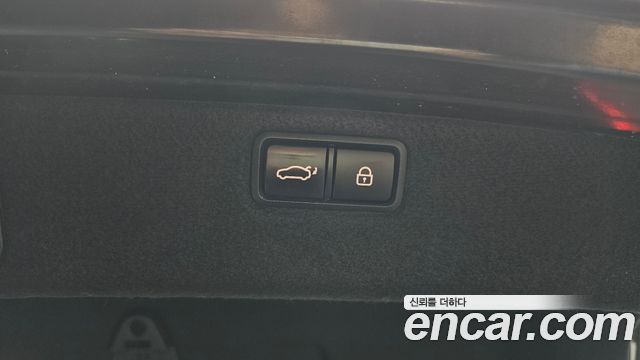 Genesis G80 2017 — photo 34