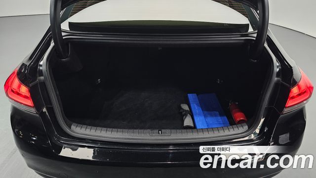 Genesis G80 2017 — photo 35