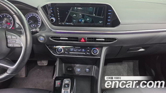 Hyundai Sonata 2022 — photo 16