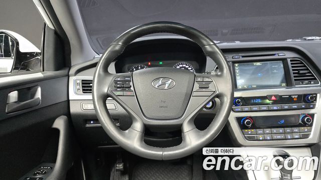 Hyundai Sonata 2017 — photo 19