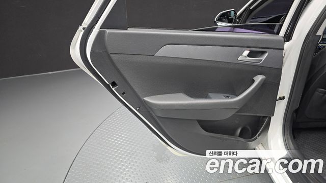 Hyundai Sonata 2017 — photo 15