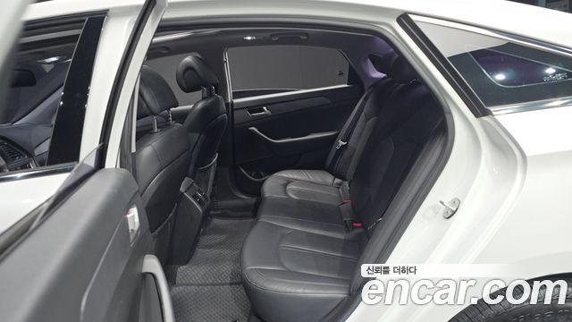 Hyundai Sonata 2017 — photo 16