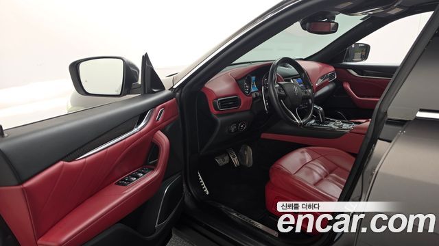 Maserati Levante 2019 — photo 13