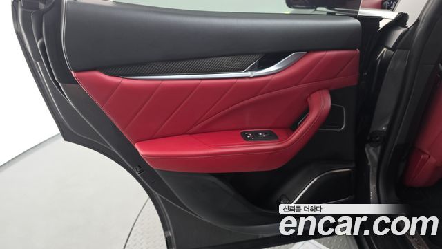 Maserati Levante 2019 — photo 15