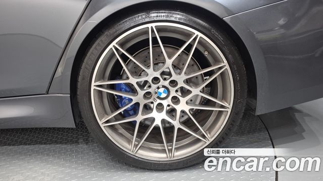 BMW M3 2018 — photo 7