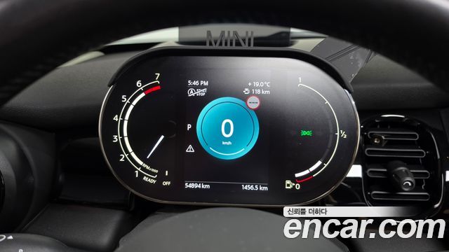 Mini Cooper 2022 — photo 11