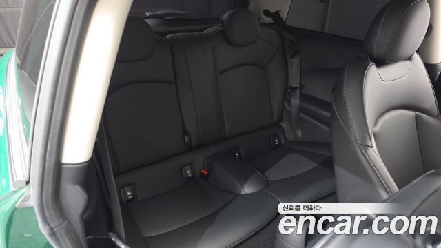 Mini Cooper 2022 — photo 17