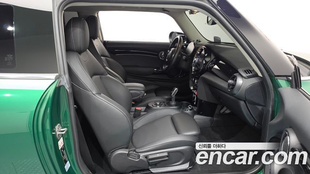 Mini Cooper 2022 — photo 16
