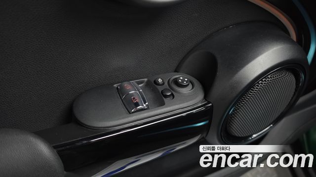Mini Cooper 2022 — photo 28