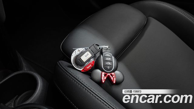 Mini Cooper 2022 — photo 32