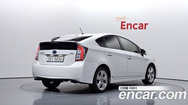 Toyota Prius 2012 — photo 2