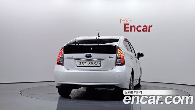 Toyota Prius 2012 — photo 4