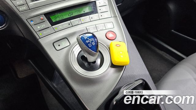 Toyota Prius 2012 — photo 9