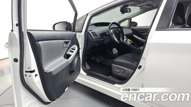 Toyota Prius 2012 — photo 10