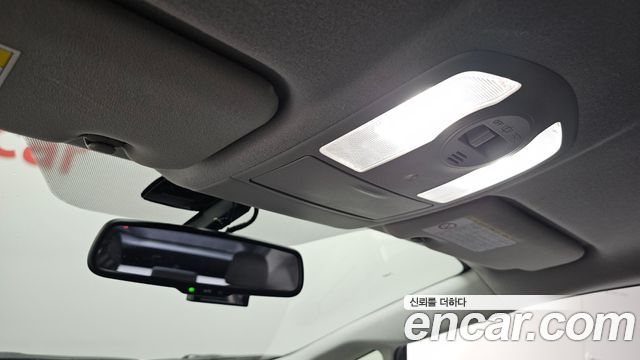 Toyota Prius 2012 — photo 16