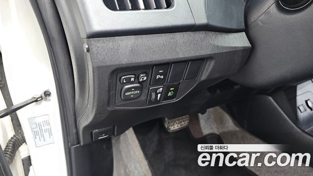 Toyota Prius 2012 — photo 17
