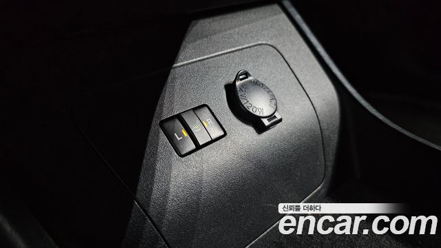 Toyota Prius 2012 — photo 19