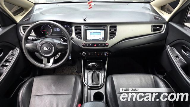 Kia Carens 2015 — photo 7
