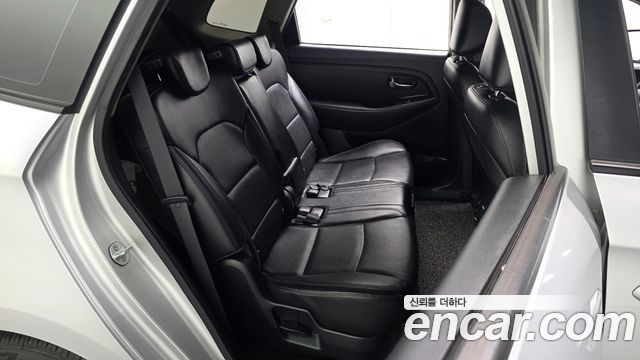 Kia Carens 2015 — photo 11