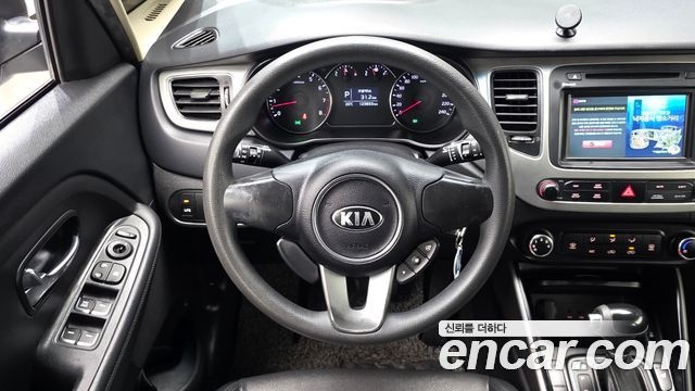 Kia Carens 2015 — photo 13
