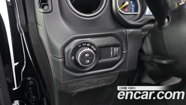 Jeep Wrangler 2024 — photo 24