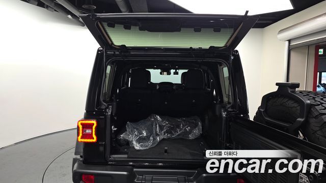 Jeep Wrangler 2024 — photo 26