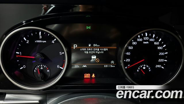 Kia Canival 2021 — photo 11