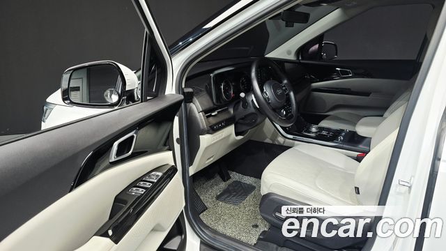 Kia Canival 2021 — photo 13
