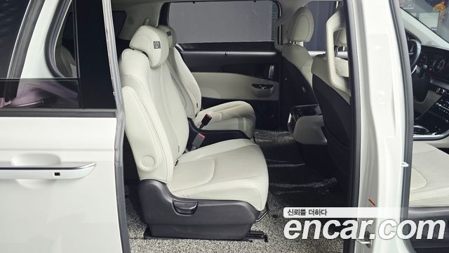 Kia Canival 2021 — photo 18