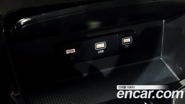 Kia Canival 2021 — photo 20