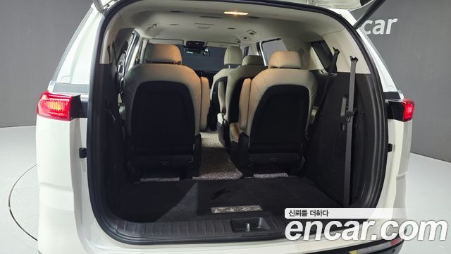 Kia Canival 2021 — photo 26