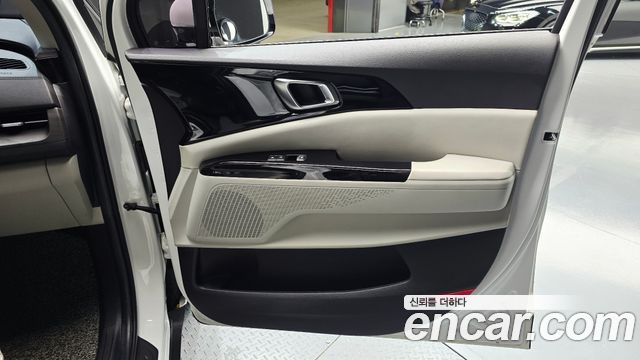Kia Canival 2021 — photo 15