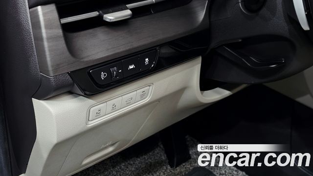 Kia Canival 2021 — photo 29