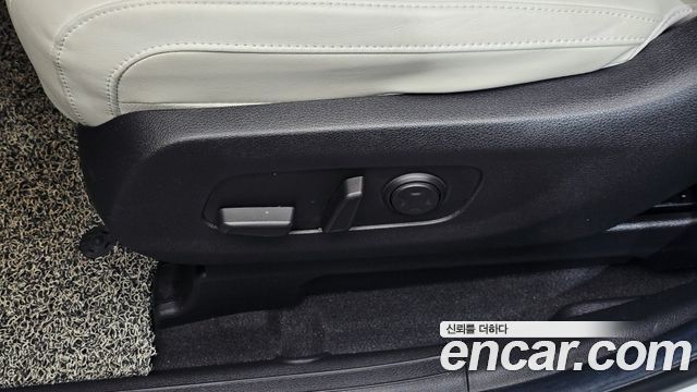 Kia Canival 2021 — photo 32
