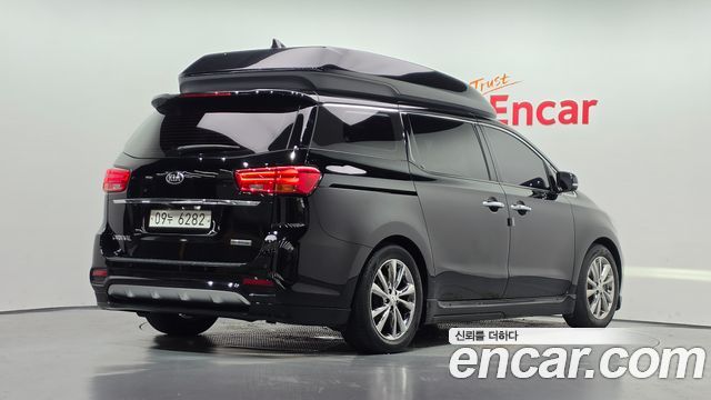 Kia Canival 2019 — photo 2