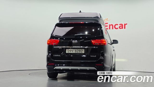 Kia Canival 2019 — photo 4