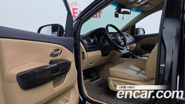 Kia Canival 2019 — photo 11