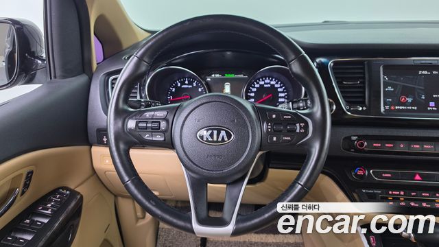 Kia Canival 2019 — photo 13