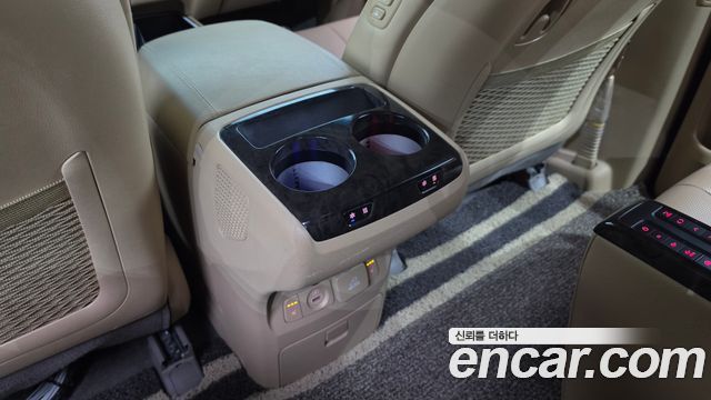 Kia Canival 2019 — photo 18