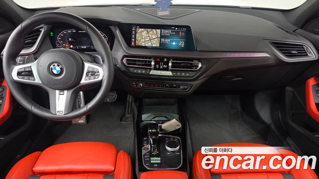 BMW 1-Series 2022 — photo 10