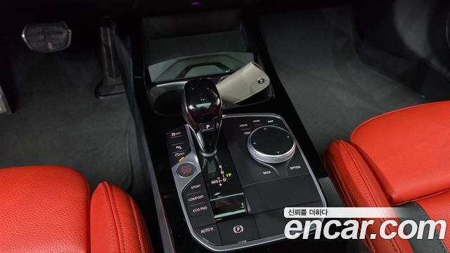 BMW 1-Series 2022 — photo 12