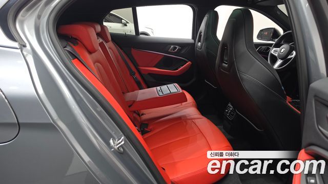BMW 1-Series 2022 — photo 17