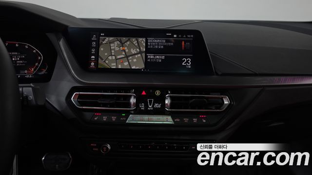 BMW 1-Series 2022 — photo 18